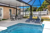 Tastefully updated, Heated Pool, 10 min to Beach!