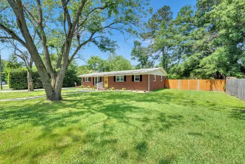 5 Minutes to the Casino!Family sized home 3 bedroom with patio and a game room