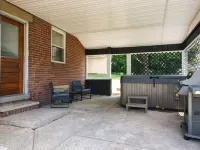 Home of Champions: HOF Village Comfort