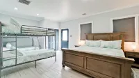 4Bd 4Ba private, 4 kings bf, heated pool, sleeps 16+!