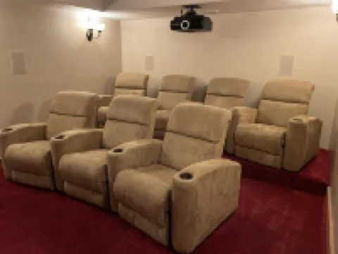 Royal Mountain Getaway - Cabin Sleeps 22!