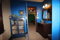 Lakeside Carriage House at Leaser Lake B and B -- cozy, comfortable, country Hotels in Lynn Township