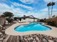 NEW remodel w pool - close to ASU/Scottsdale/Spring training - สระว่ายน้ำส่วนตัว