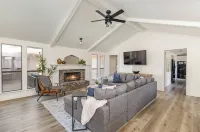 Charming 3BR home with Pool, Hot Tub and King Bed in Allen