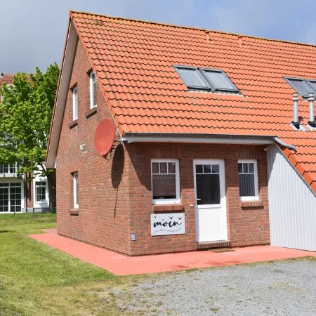 Vacation home Backbord quietly located large terrace only 300m to the green beach