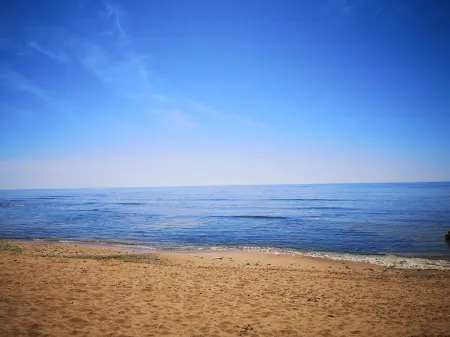 Family house Ile d'Oléron Cote Ouest- walking distance to the beach- 6 persons Отели в г. Сен-Пьер-д'Олерон