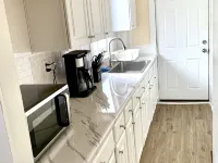 Cozy, 2 BR APt in Worcester Close to Downtown, Palladium, DCU center, Polar Park โรงแรมในวูสเตอร์