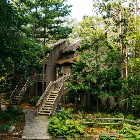 Hawks Nest Hideaway - 2 Bed 2 Bath - Screened In Deck