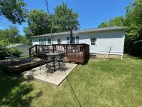 Remodeled Home - Near Faurot Field! Hotels near Walmart Supercenter