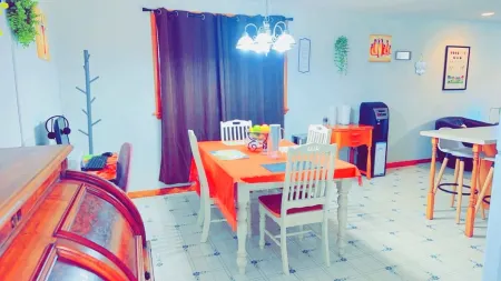 The pLace in Dover Отели в г. Довер