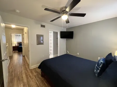 Beach Life Condo 89. Pools! Beach! Casinos! FUN! Отели рядом с Keesler Air Force Base