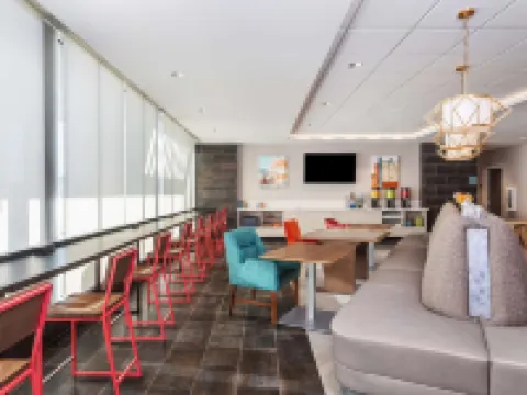 Home2 Suites by Hilton Cedar Rapids Westdale Hotels in Cedar Rapids