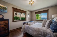 Luxury Oasis w Panoramic Lake Views, Lg Deck & Spa
