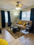 Hidden Gem-10 minutes to DT Chatt! Perfect for teleworkers, small families, etc.