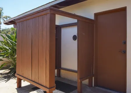 Gorgeous Detached Custom Craftsman Home - Walk to Beach!