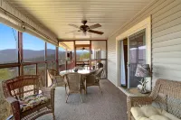 Escape to Lake Chatuge! Stunning views of the mountains and lake! - 4つ星