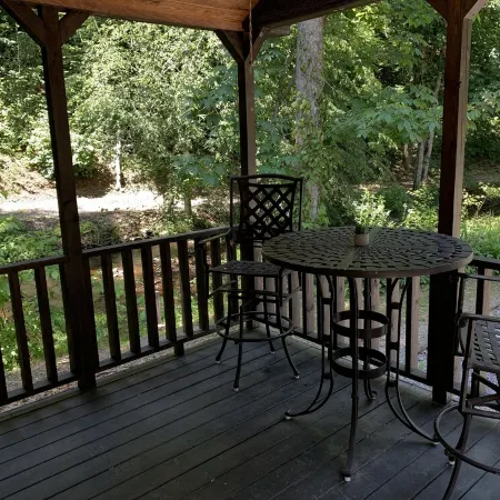 Tiny home only 1 mile from Vogel State Park! The Gray Loft Reece Farm Village