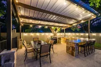 The Live Oak Haus (Sleeps 19) - 6 Bed | 6 Bath | Pool + Hot Tub + Fire Pit