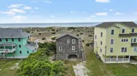 Oceanfront- Hatteras Island/Salvo: 2 Primaries, Hot Tub, Large Open Living Space
