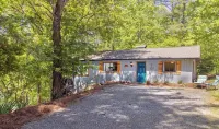 Top Water Perch- Lake Norman,Waterfront,Private Dock,Fire Pit,Kayaks,Sleeps 8