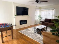 Farmhouse Retreat with deck and fire pit, very family friendly & great location