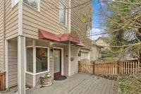 Majestic Views with a Hot Tub! Hotel a 