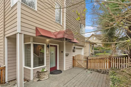 Majestic Views with a Hot Tub!