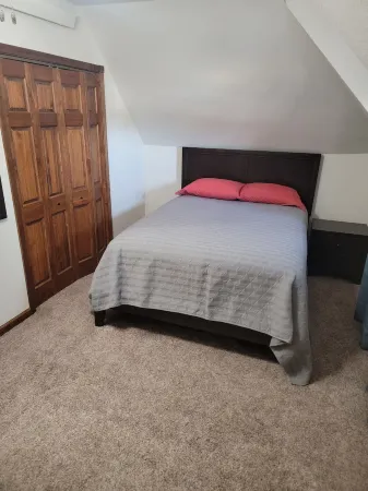 Two Blocks from Downtown Custer--EAT, SHOP, EXPLORE Отели в г. Кастер