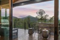 Modern Mountain Retreat with Sauna and Spectacular views.