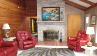 Premier Vacation Rental, Pet Friendly, Walk to Water, Restaurant, Shopping, WiFi