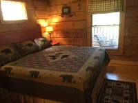 BARE FEET CABIN A Cozy Romantic Getaway Free WiFi/Hottub/Jetted tub/Fireplace Hotel in zona D Garden