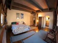 Cristman Barn & Events - 12k Sqft Barn Conversion - Sleeps 20