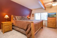 Exceptional Home Near SR Village /  Best Rates! / Hot Tub / SHARC  / Wi Fi / AC