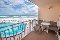 Ocean Front Complex -beautiful Ocean Views! Can't Get Any Closer To The Ocean!