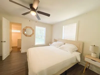 Cozy 1BR Close to Downtown & Greenville Drive Baseball