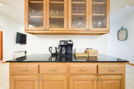 Family Friendly Private Pool Near Rockport Beach and Fulton Mansion