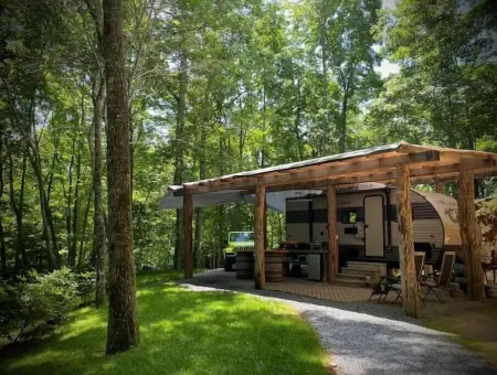 Cozy & Secluded Nantahala Hideaway
