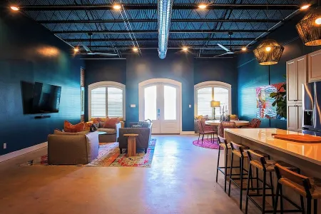 'Green Door' Downtown Loft