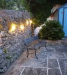 Cosy, Traditional & Close to Everything Hotels near Queen Elizabeth II Field