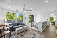 Luxury Escape in Austin’s Iconic Bouldin Creek Perfect Location + Private Pool!