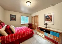 Chalet Nestled on 2 Mountainside acres!  4 Bedrooms/3 baths & Pet Friendly!