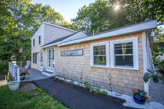Waterfront Coastal Cottage in Kennebunk, Maine