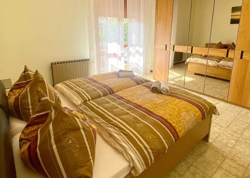 Limone apartment: pool, air conditioning, seating area, parking lot, 5 minutes walk to the lake Hoteles en Toscolano-Maderno