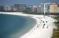 5th Fl condo, steps to JW Marriott & Beach, Sunset Views, walk to restaurants