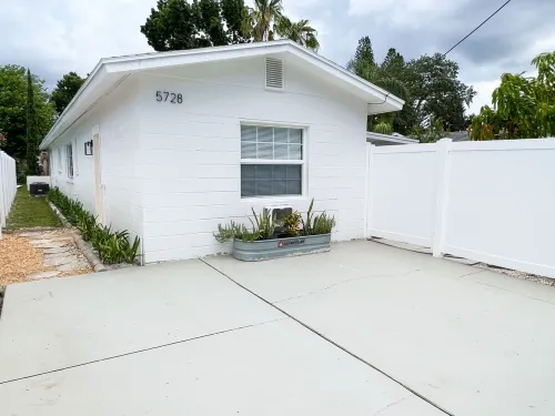 Private cozy Suite // BEACH within 5 miles