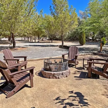 Wagon Wheel Ranch Close to Dvnp with Hot Tub and Cowboy Pool