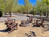 Wagon Wheel Ranch close to DVNP with hot tub! Death Valley Marketplace 주변 호텔