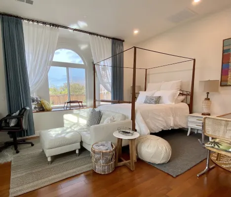 Brand New! Guest House - Modern Stylish & Central