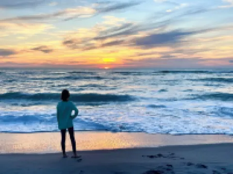 Majestic Summer Sunsets Just 50 Steps to Uncrowded Beach & 2 King Beds