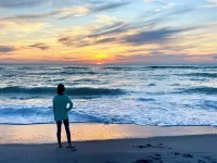 Majestic Summer Sunsets Just 50 Steps to Uncrowded Beach & 2 King Beds